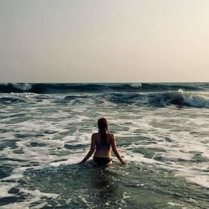 Meet your Posher, Hallie